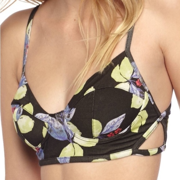 NWT Free People Bras Top Bundle Cream Red Blue XS - Picture 2 of 16